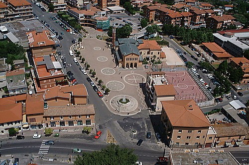 piazza lariano