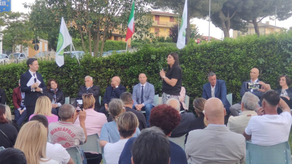 ilaria neri presentazione lista lariano