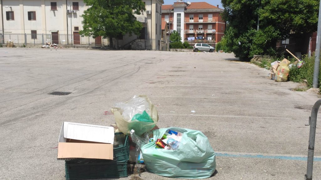 rifiuti madonna artena piazzale genocchi