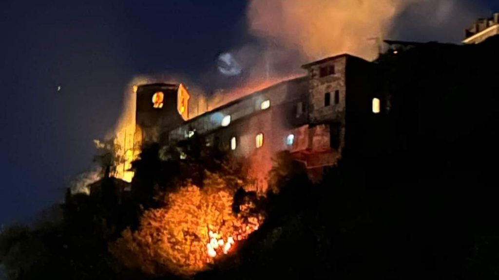 Artena incendio centro storico 