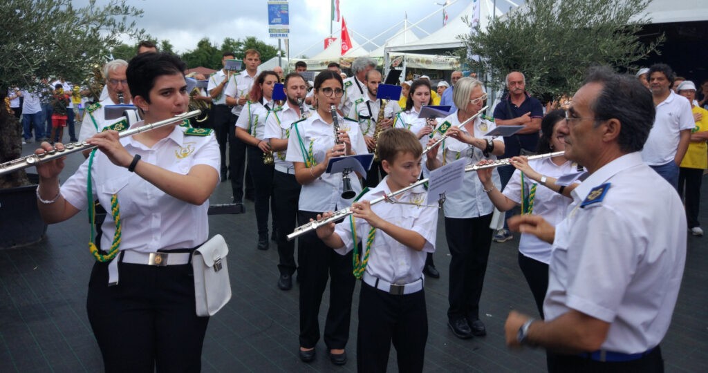 inaugurazione festa del fungo porcino lariano 2022 banda città di lariano