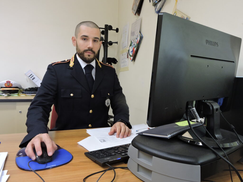 anthony cantoni comandante polizia locale lariano